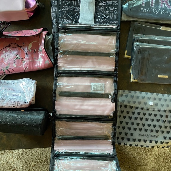 Mary Kay make up bag lot - Picture 6 of 13